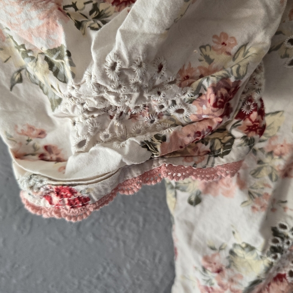 Entro Floral Blouse with Pink and Cream Accents - Picture 5 of 8